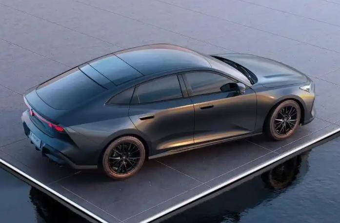 敲!現在燃油車長這樣了?2.0T,有賽道模式,賣10萬!