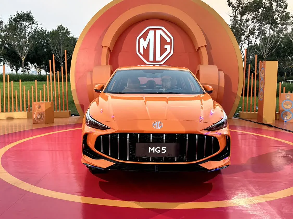 MG5 2026款售價5.99萬起,新增兩種車身配色