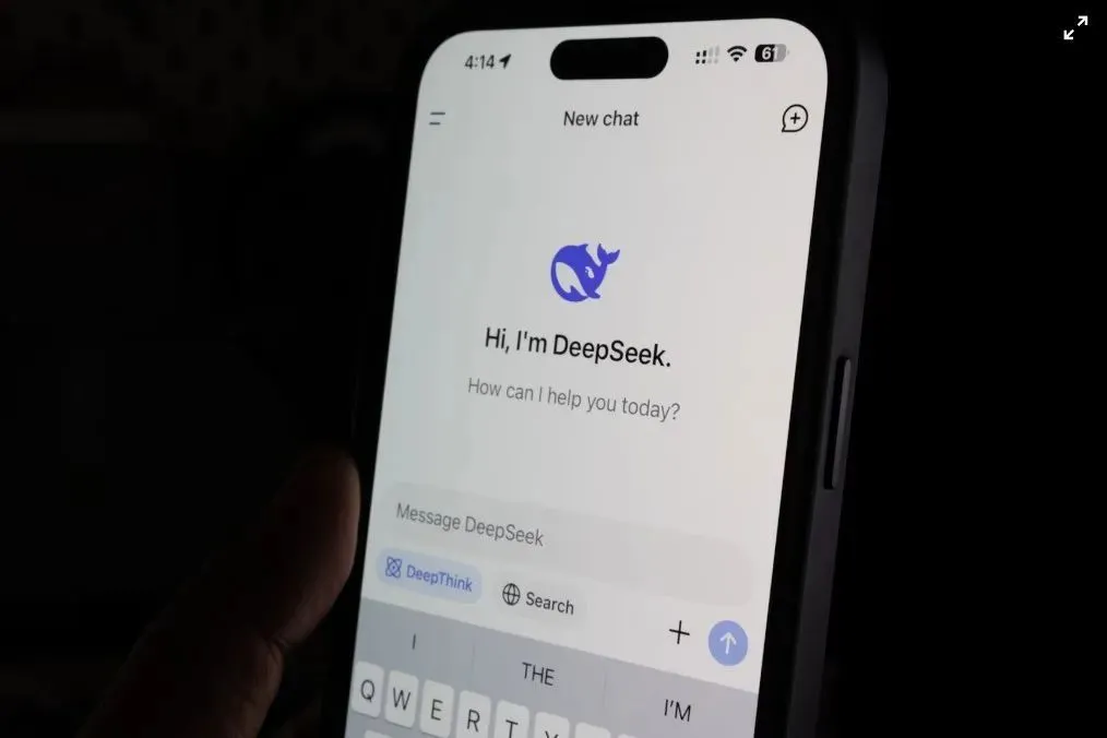 Kimi K2新模型發布后,引來外部試用高潮,此前DeepSeek R1上市后,也被第一時間引入Perplexity。