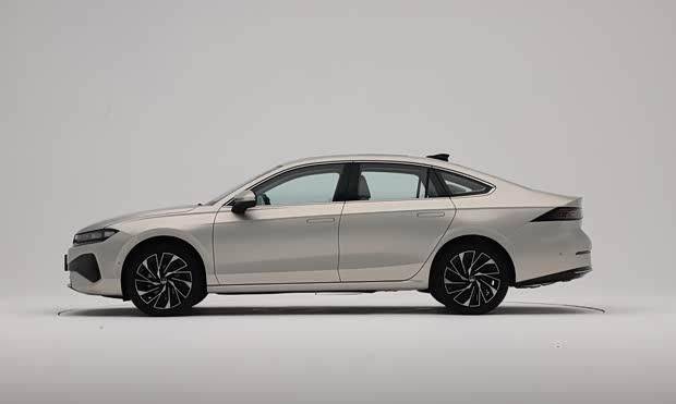 一汽-大眾速騰L正式發布:軸距加長 設計全面革新