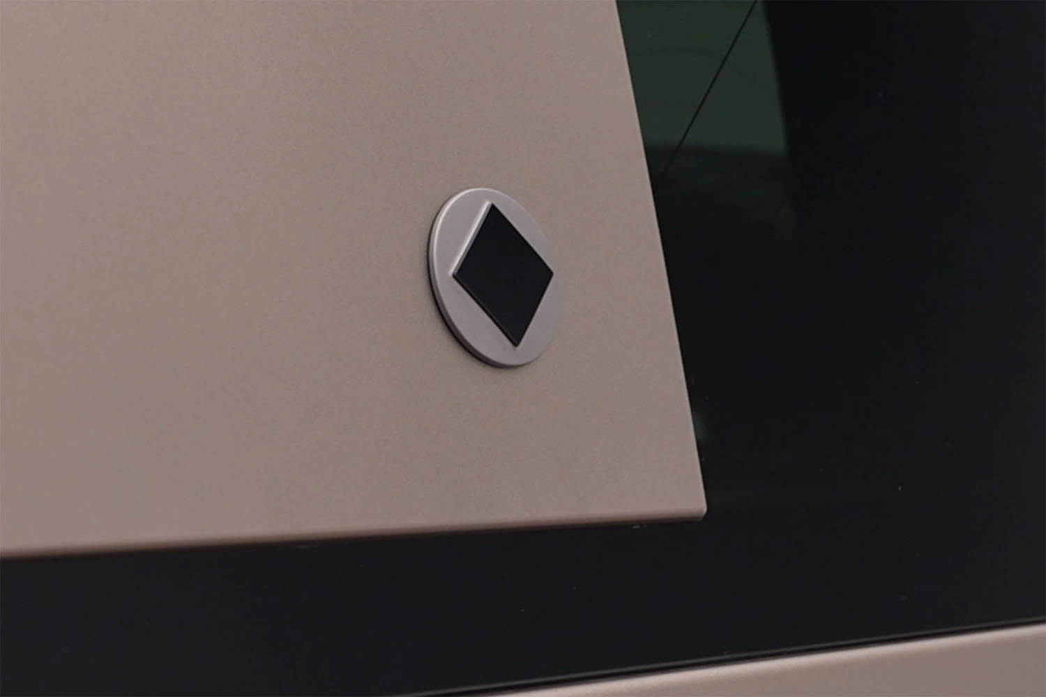 路虎衛(wèi)士全新旗艦型號發(fā)布 從現(xiàn)在起忘掉“G63”吧