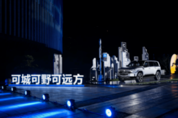 32.99萬起 “智能越野第一車”猛士M817開啟預(yù)售