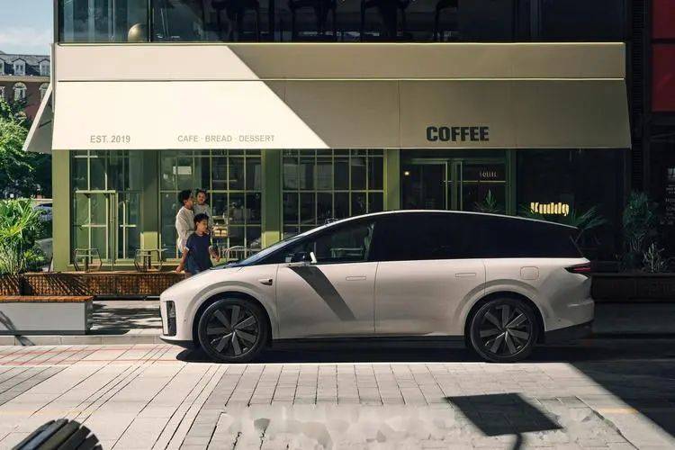 今年不卷前備箱,還造什么電動車