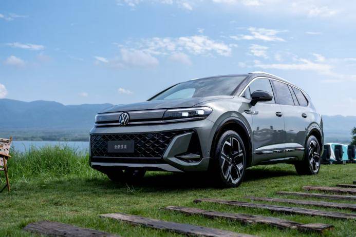 中大型SUV市場新猛將:新款攬境售26.99萬起,動力油耗雙優化!