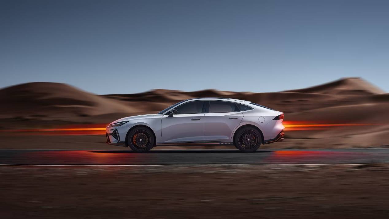 長安第三代UNI-V到手9.79萬元起,你還選同級合資?