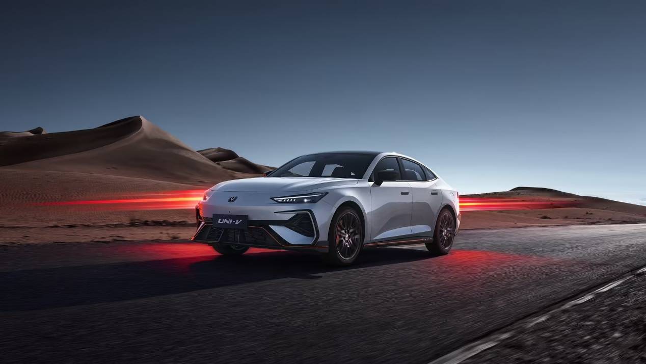 長安第三代UNI-V到手9.79萬元起,你還選同級合資?