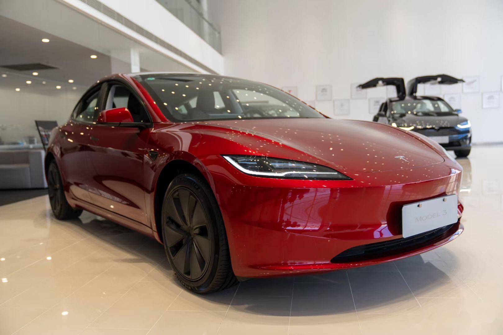 純電續航競爭白熱化 800km成超長續航門檻