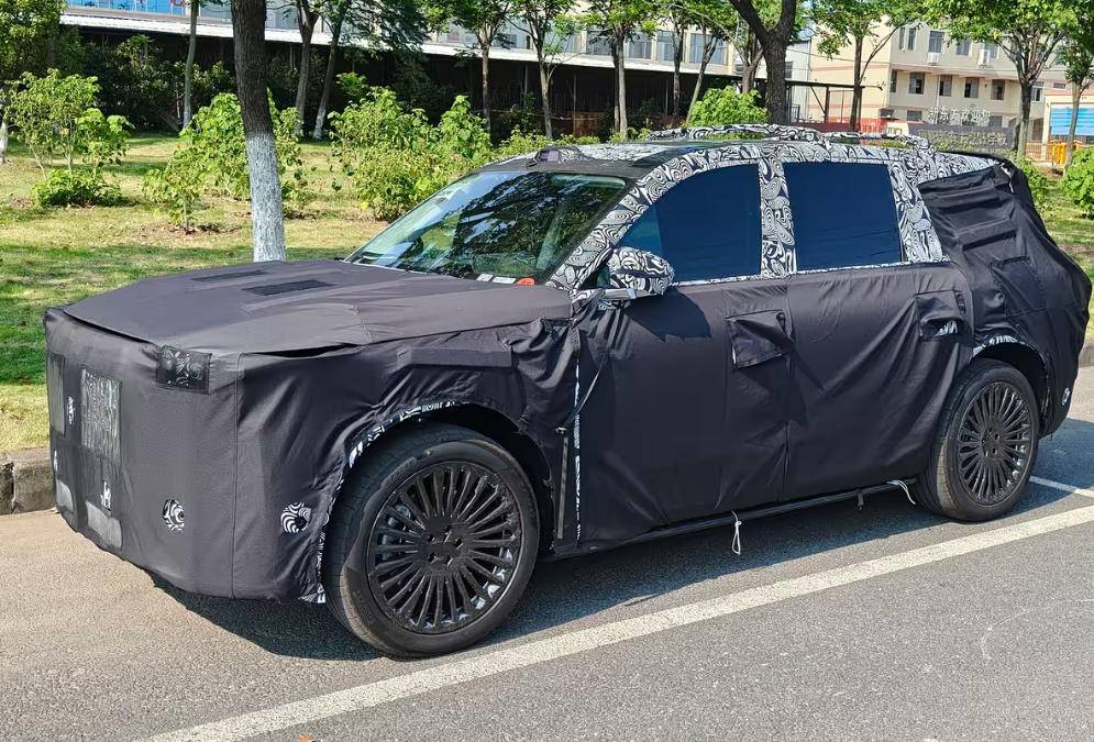 嵐圖大型SUV要來了!配四激光雷達+華為乾崑智駕,能好賣?