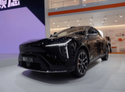 智己LS6火爆成都車展!預(yù)訂單破4.8萬,增程版成“香餑餑”