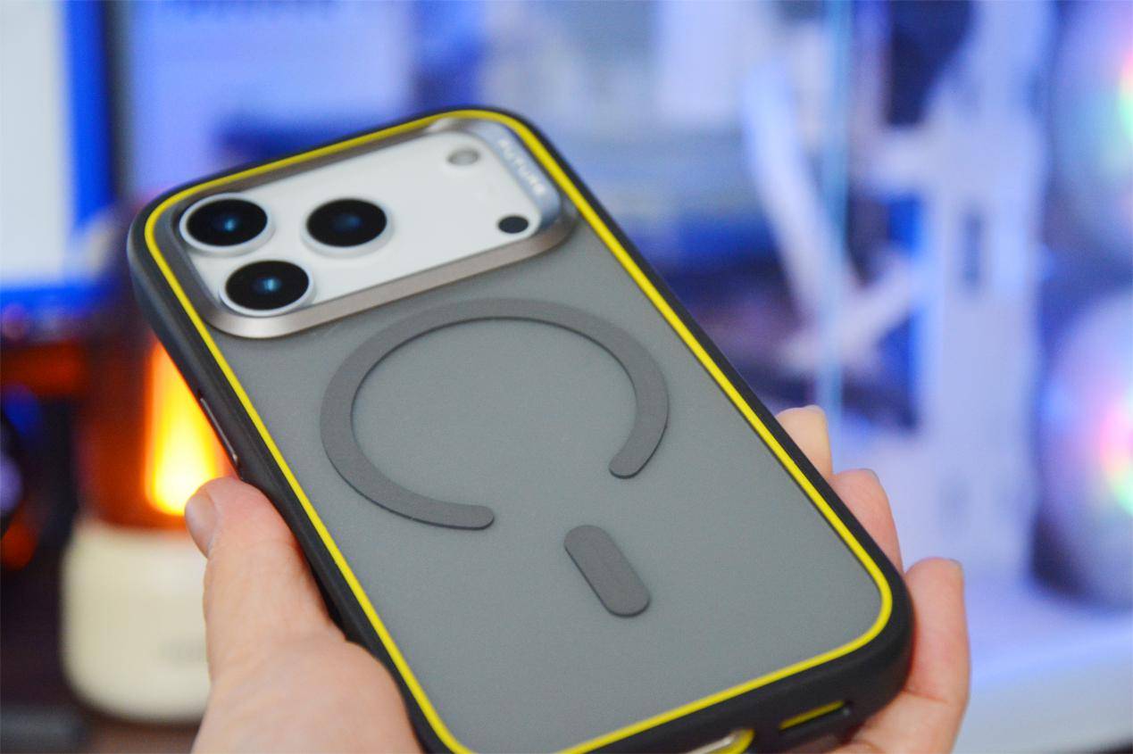 完美適配iPhone17新機,【非牛頓流體】P4U黑科技主動防摔,奧海手機新殼來了