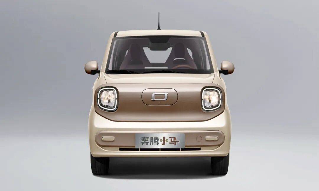 主打輕奢質感,奔騰小馬推出“奶咖棕”車色