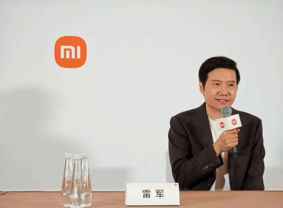 55歲雷軍,2小時演講后持續高能量輸出,又說了這些關鍵信息