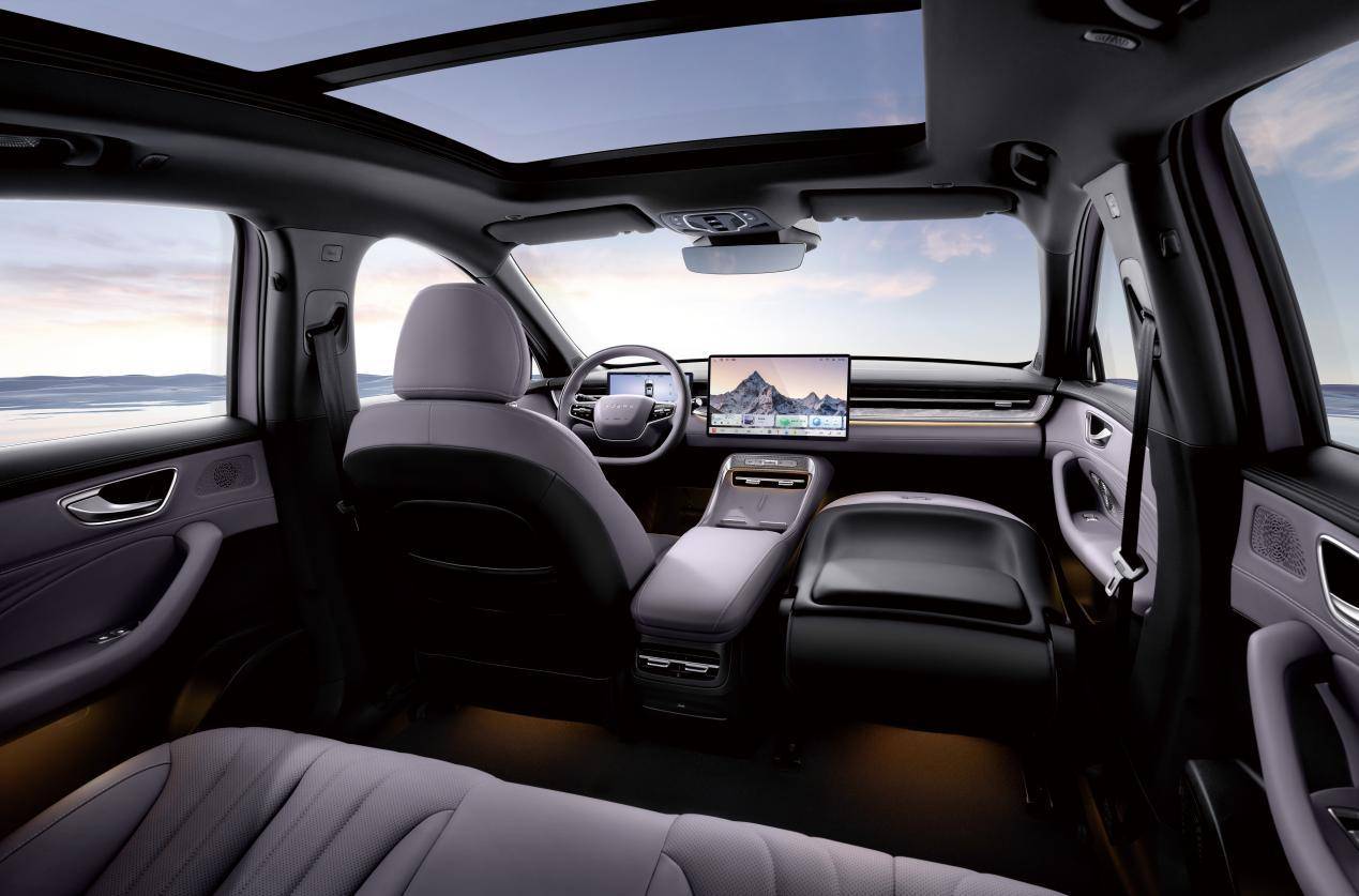 政策紅利與長續航對決:榮威M7 DMH如何重塑10萬級混動市場格局?