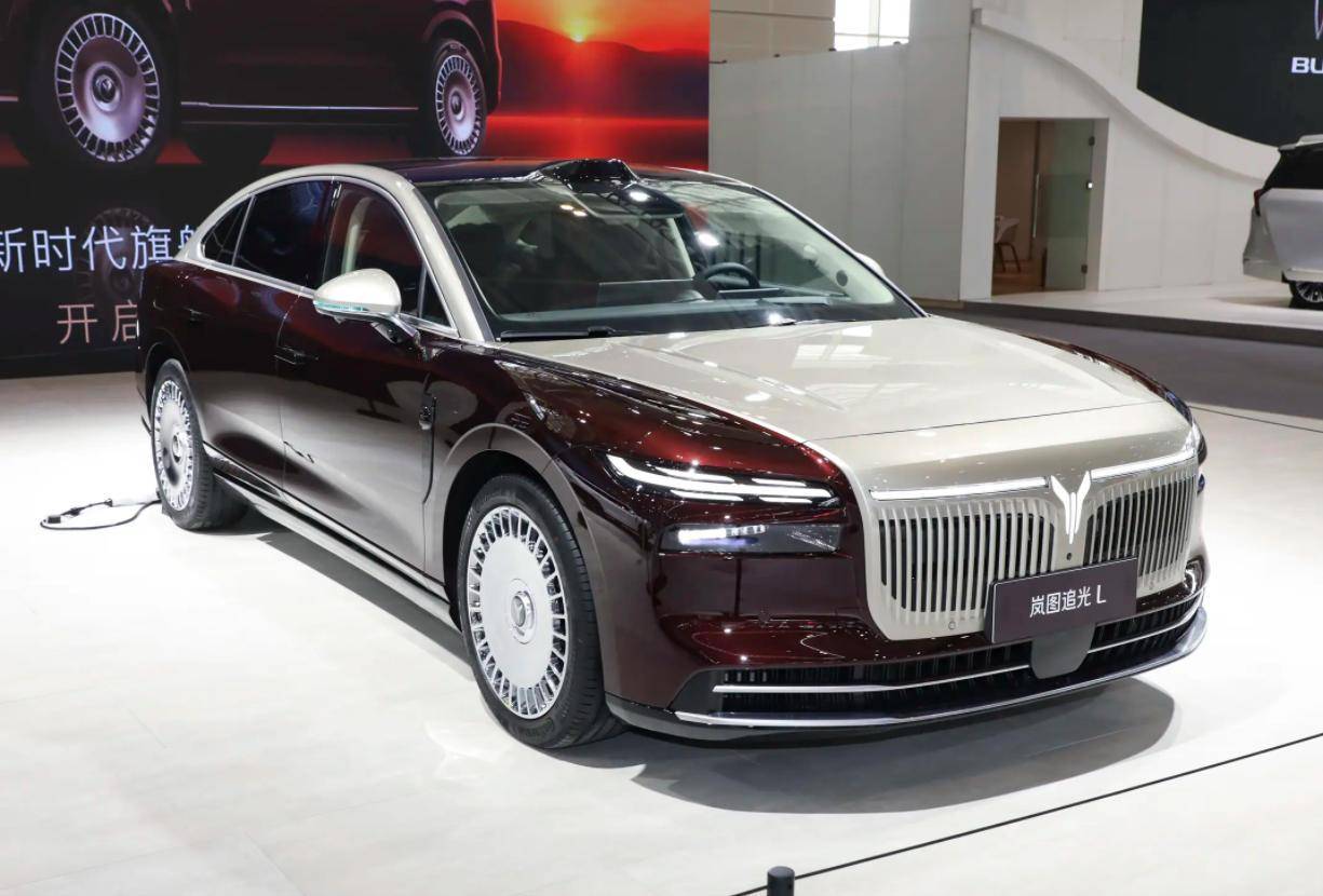 嵐圖追光L對比現(xiàn)款追光,加長1厘米也叫L?這些配置大改