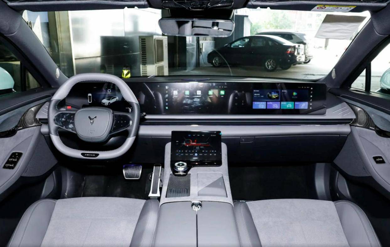 嵐圖追光L對比現(xiàn)款追光,加長1厘米也叫L?這些配置大改