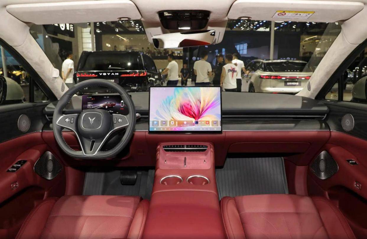 嵐圖追光L對比現(xiàn)款追光,加長1厘米也叫L?這些配置大改