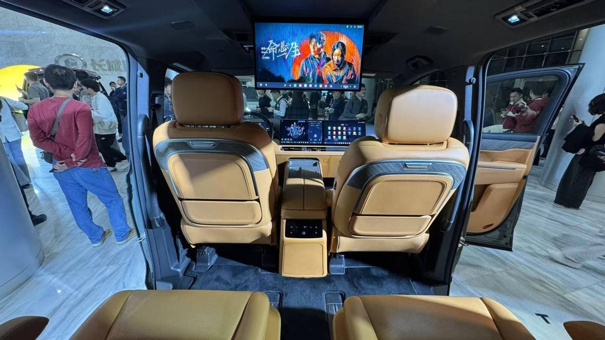 魏牌高山7: 標配激光雷達+四驅,不到29萬的家庭MPV新殺手來了!