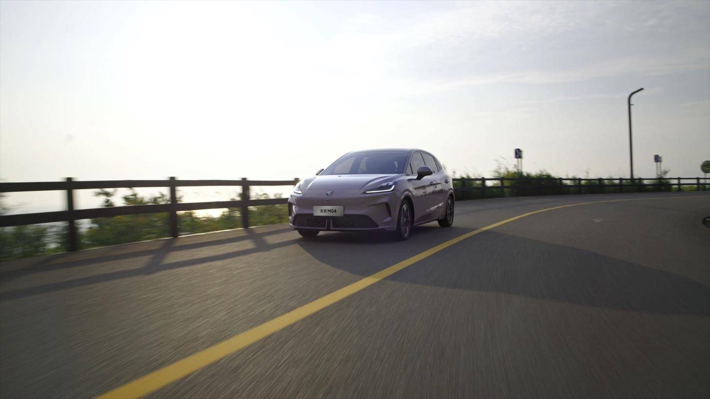 全新MG4出道即爆,從雙榜單看10萬級純電新標桿